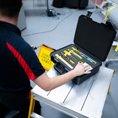 To back up the Support personnel, Pennant have  dedicated Software, Engineering, Technology Based  Training and Manufacturing departments each  containing staff that can assist with both onsite and  in-house repairs
